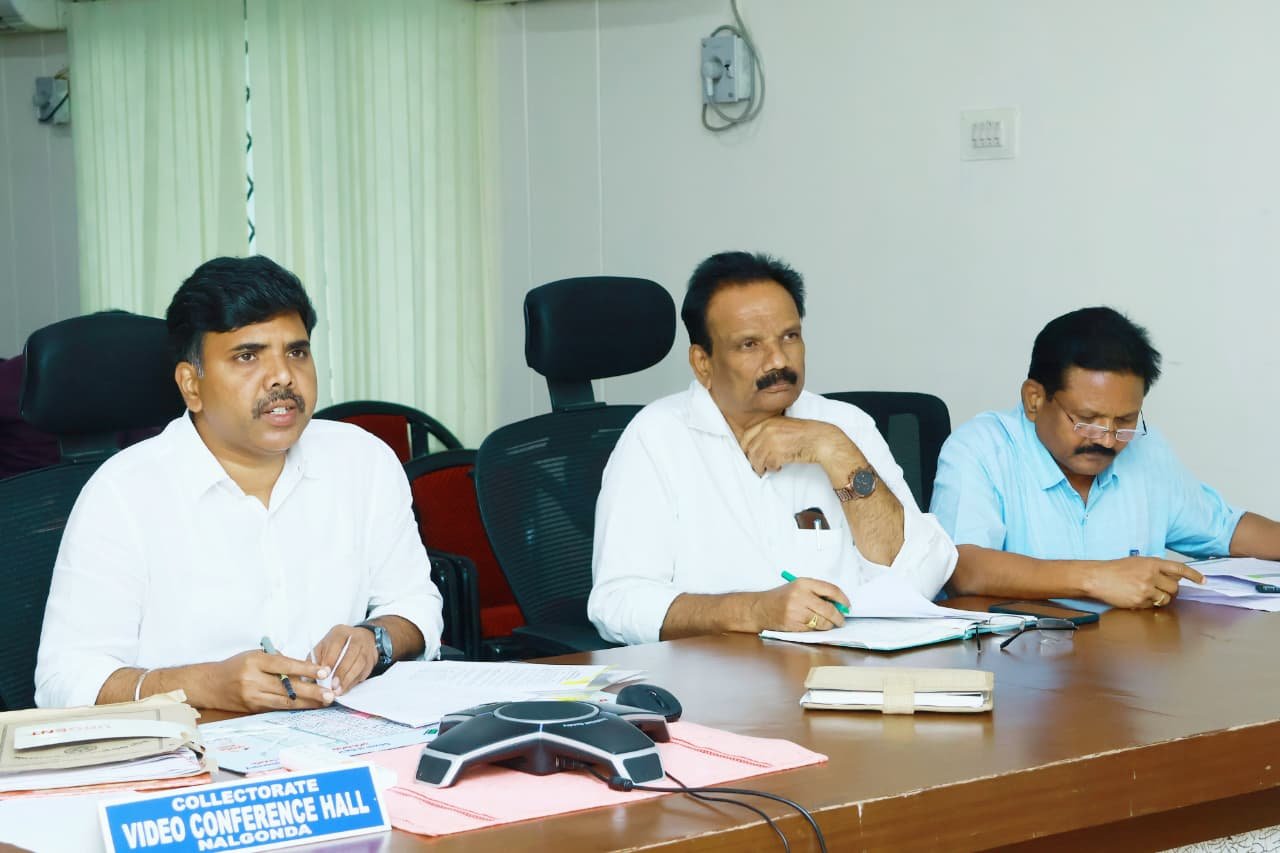 ముసాయిదా ఓటరు జాబితా పై  అభ్యంతరాలు, వాదనలను సెప్టెంబర్‌ 16 లోగా తెలియజేయాలి -  జిల్లా కలెక్టర్‌ బి .చంద్రశేఖర్ 